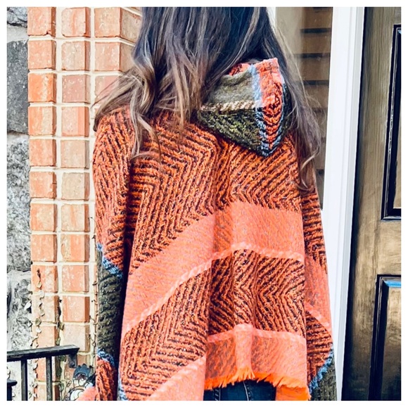 #27 BOHO FABULOUS HOODED ASYMMETRICAL PONCHO - Picture 6 of 7